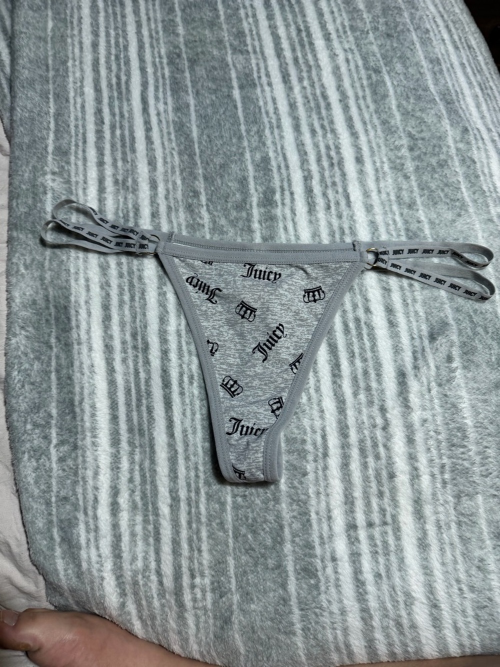🌧️🦇Juicy Couture Gray Logo Thong with Crown Print